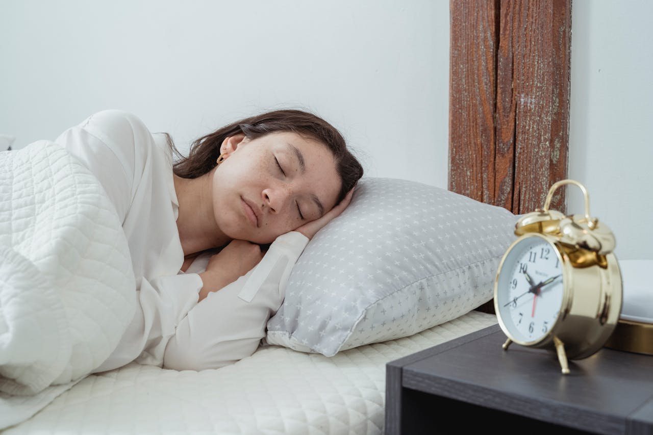 Best Twin Pillow Sizes - Honeydew Sleep